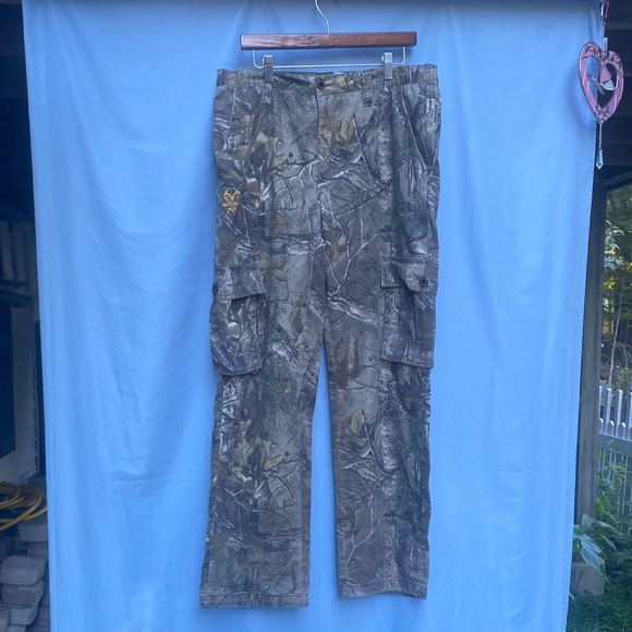 Realtree Camouflage Cargo Pants - Picture 1 of 3